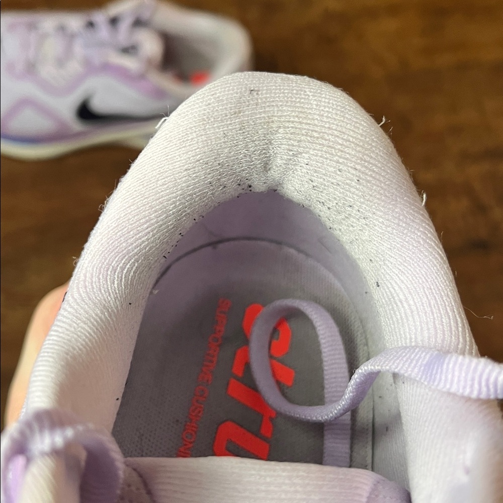 Like New Nike Run Structure 26 Running Shoes - Picture 9 of 12
